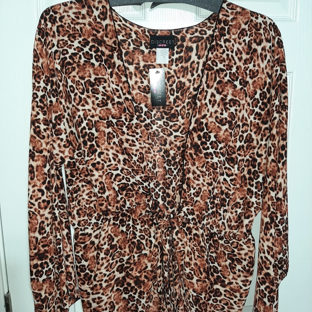 🙌BOGO🙌$15🙌ANIMAL PRINT TIE-FRONT TOP